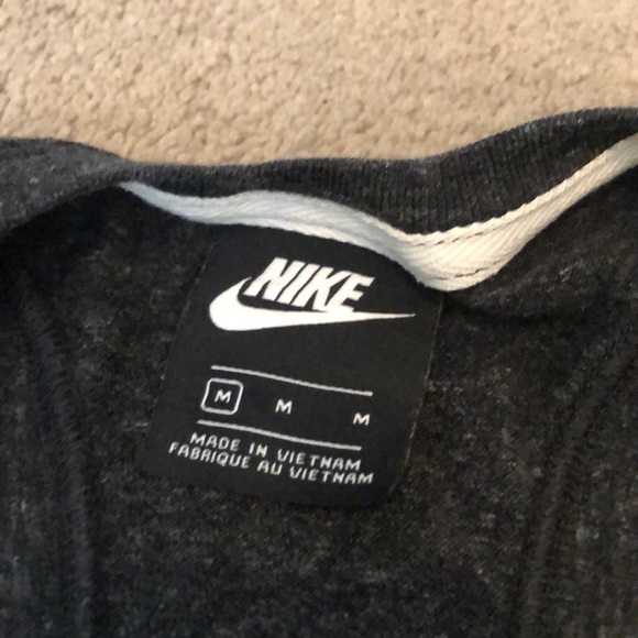 Nike racerback workout tank - Picture 2 of 3